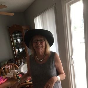 Meet your Posher, Nina